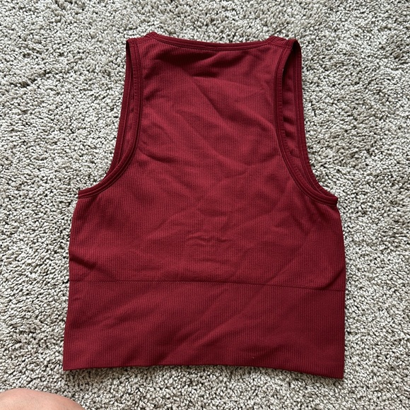 Athleta Ribbed Cropped V Neck - Picture 2 of 2